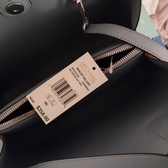 I'm brand new Michael kors purse - Picture 8 of 9